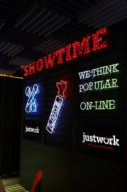 Neon iç mekan uygulaması