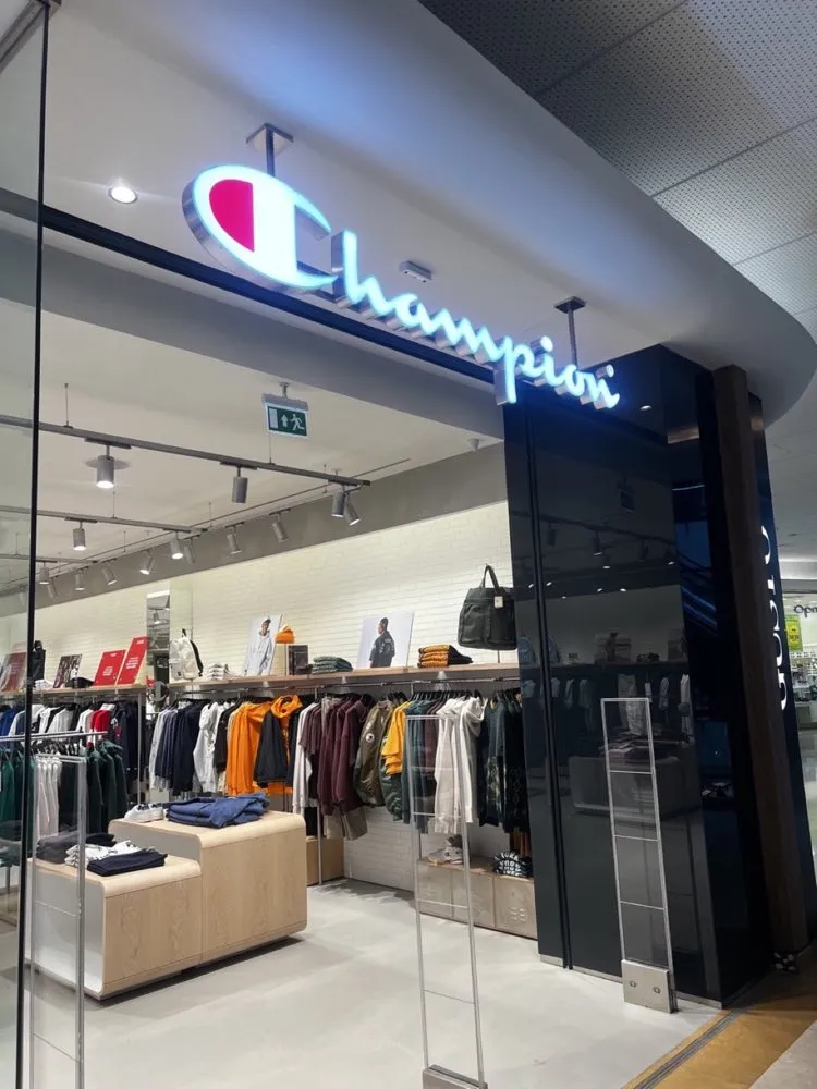Champion mağaza cephe uygulaması